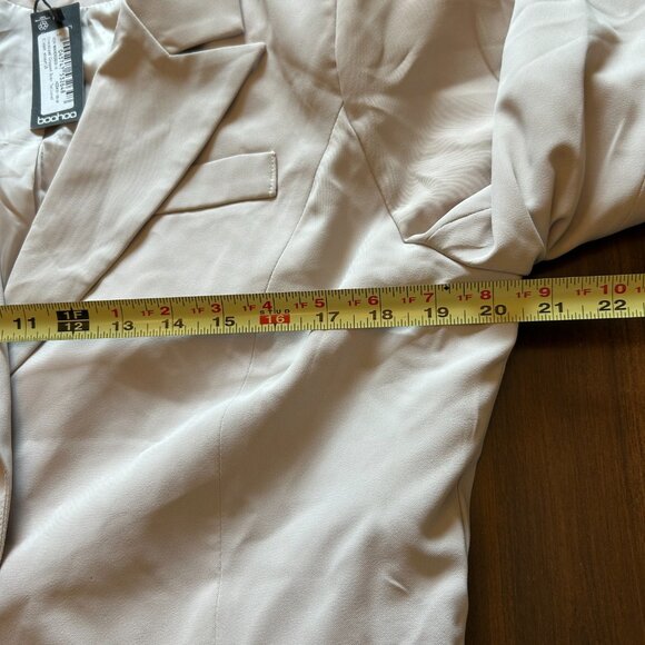 NWT Boohoo Women Oversized Cropped Boxy Tailored Blazer Size 12 Cream - Picture 10 of 15